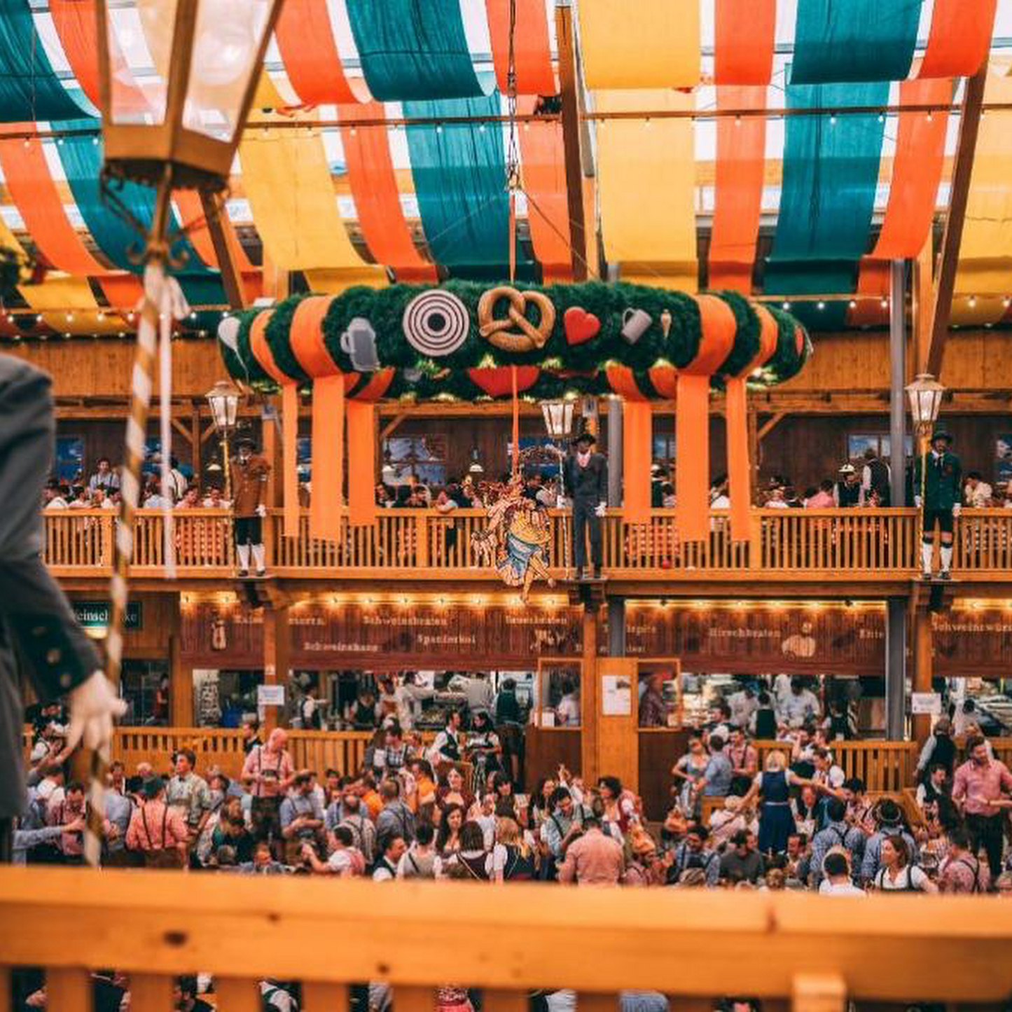 offizieller Oktoberfest Krug 2025 der Stadt München - mit Zindeckel - Sammlerstück