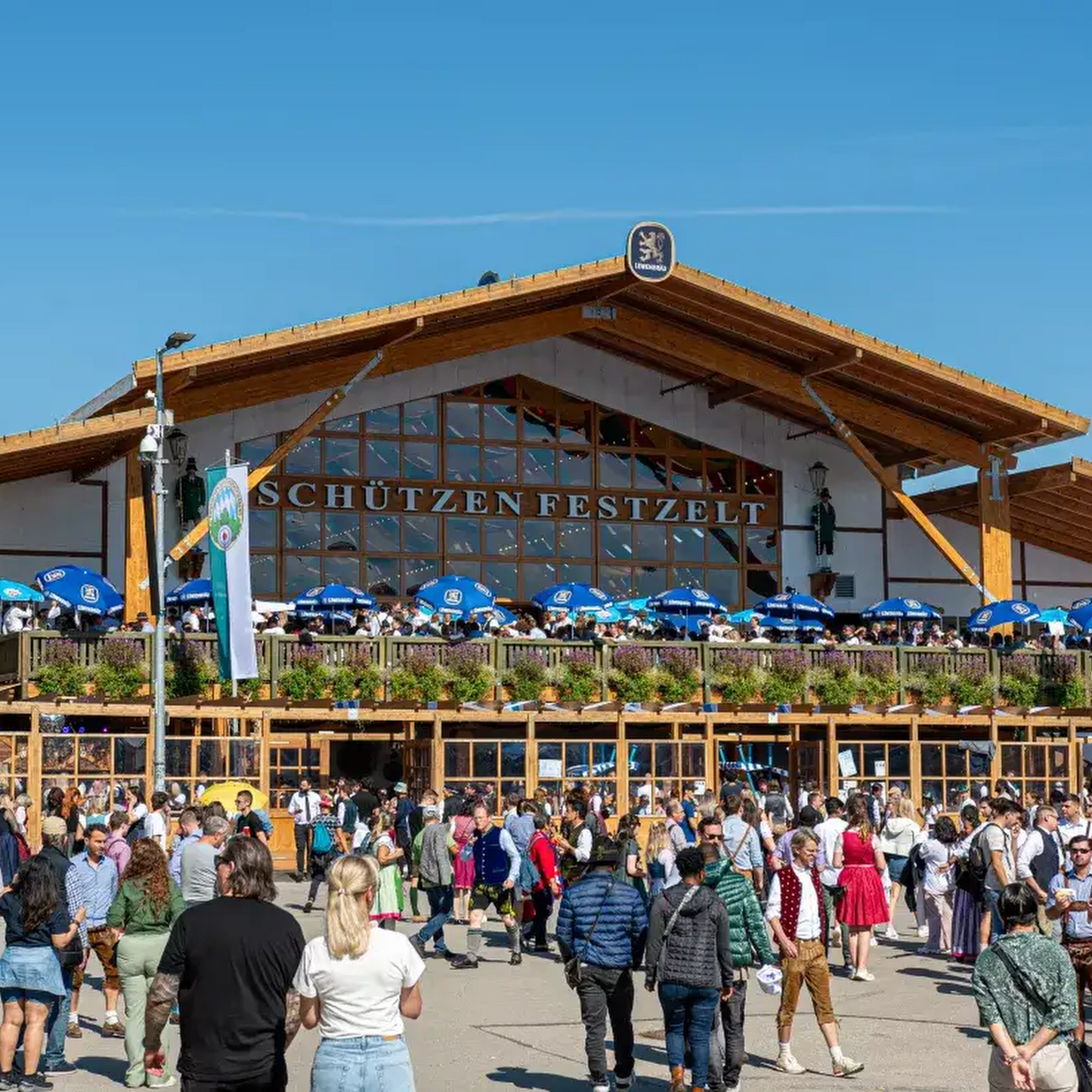 offizieller Oktoberfest Krug 2025 der Stadt München - mit Zindeckel - Sammlerstück